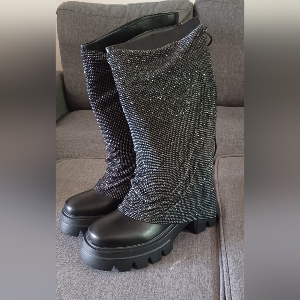 Real Chainmail! Azalea Wang DollsKill 6½ (sold out online) - Picture 2 of 15